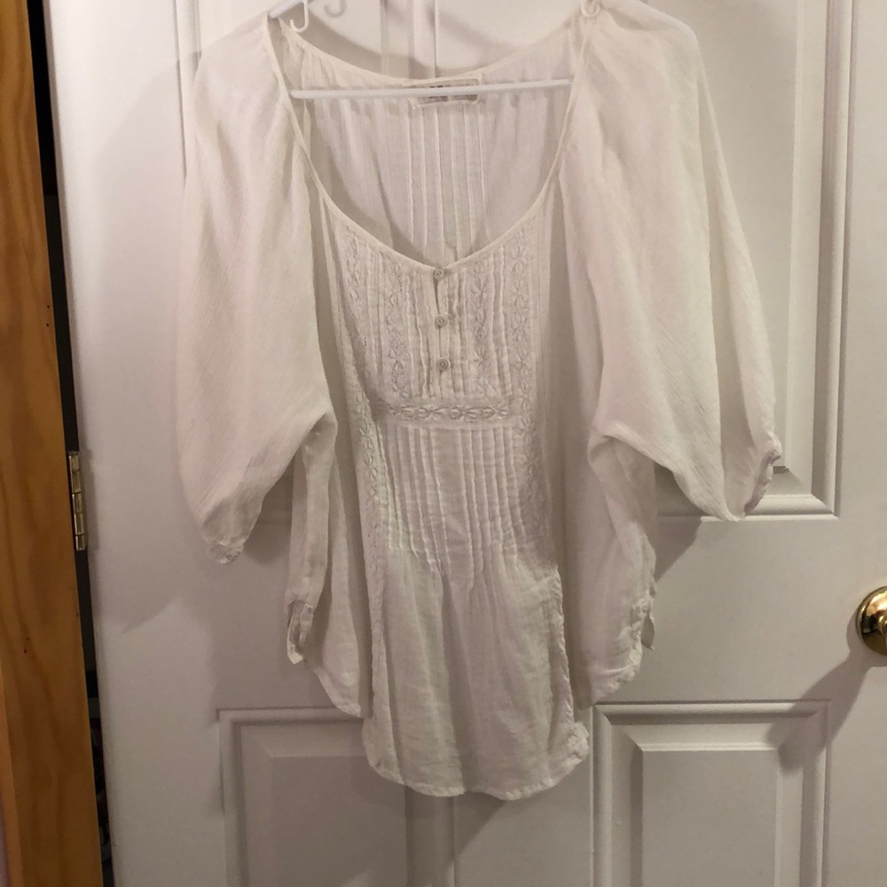 Women’s size L Abercrombie and Fitch top.